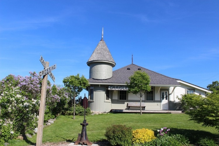 entrance of Craigleith Heritage Depot